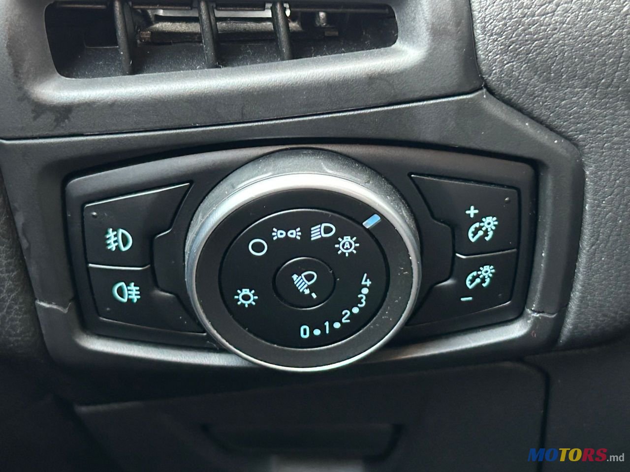 2016' Ford Focus photo #3