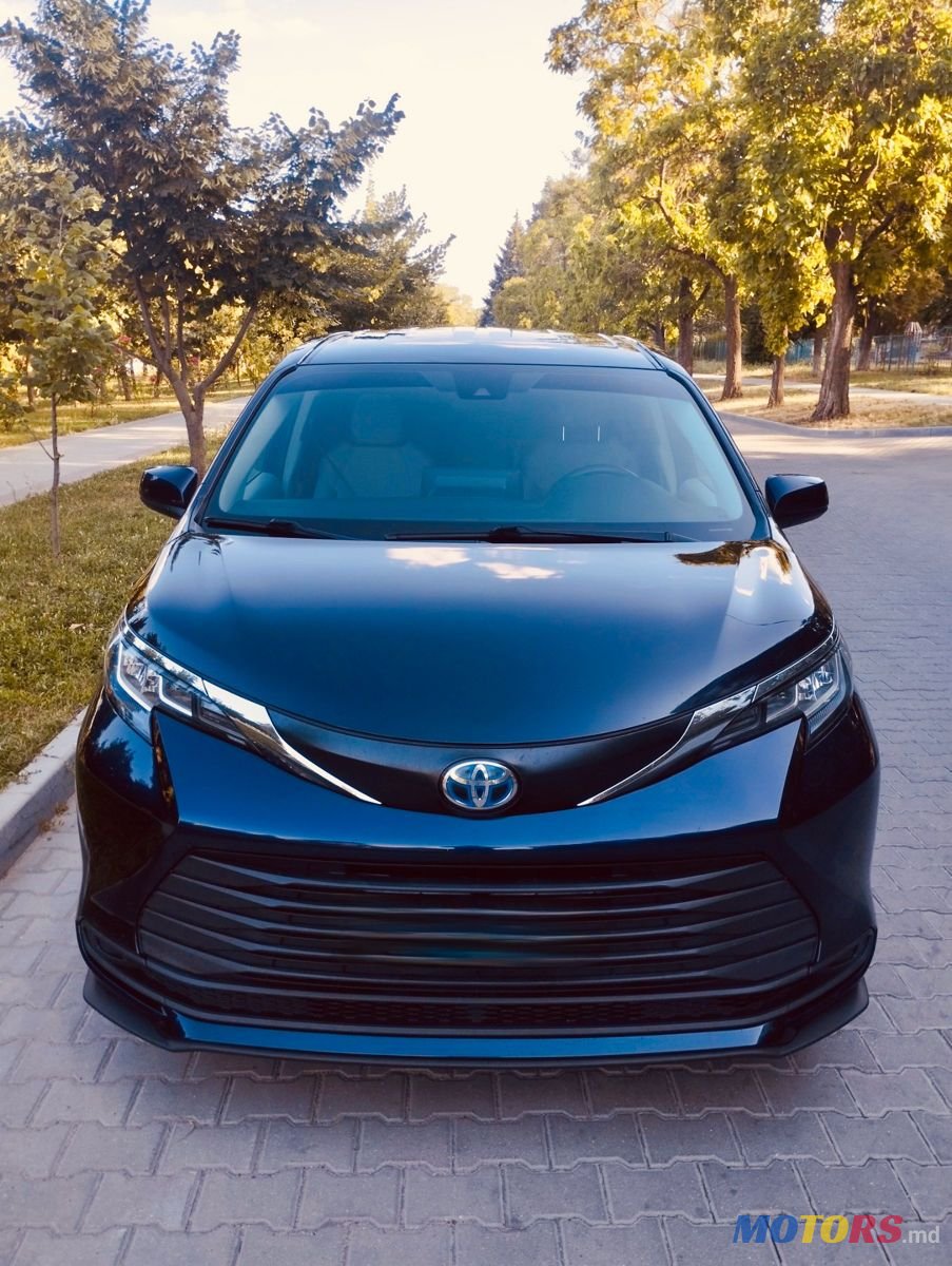 2022' Toyota Sienna photo #1