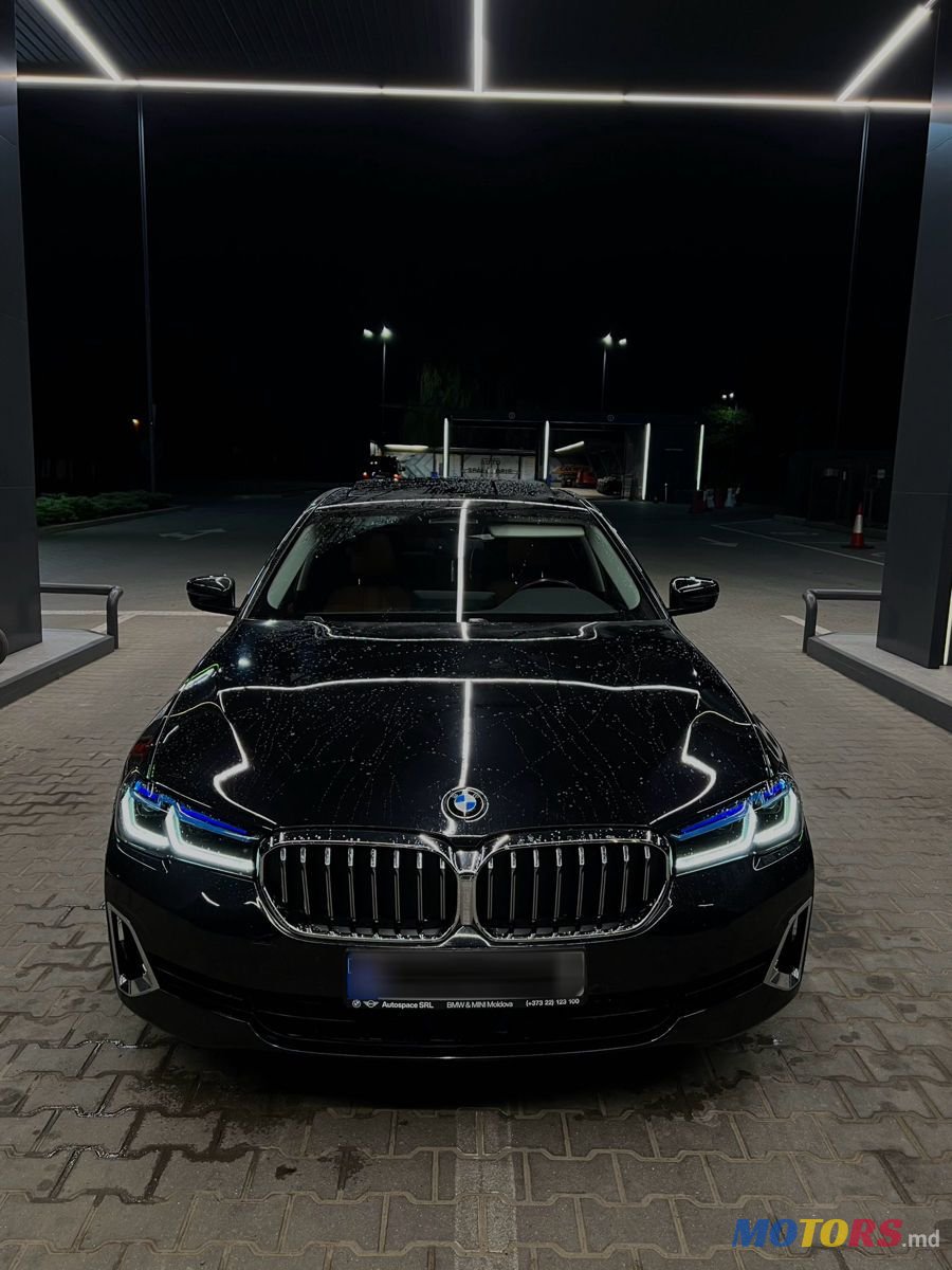 2021' BMW 5 Series photo #1