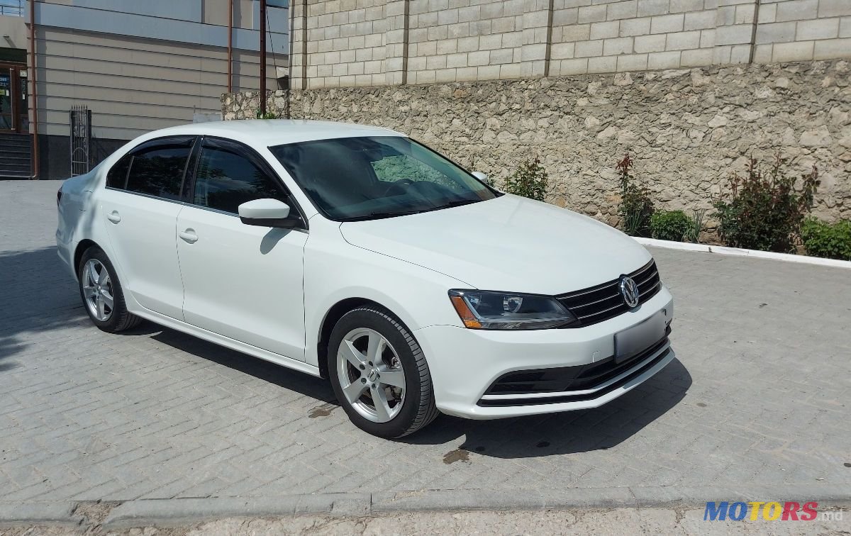 2017' Volkswagen Jetta photo #5