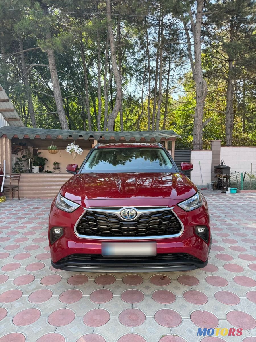 2022' Toyota Highlander photo #3
