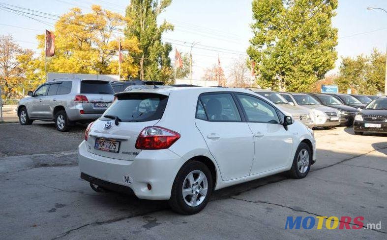 2012' Toyota Auris photo #1