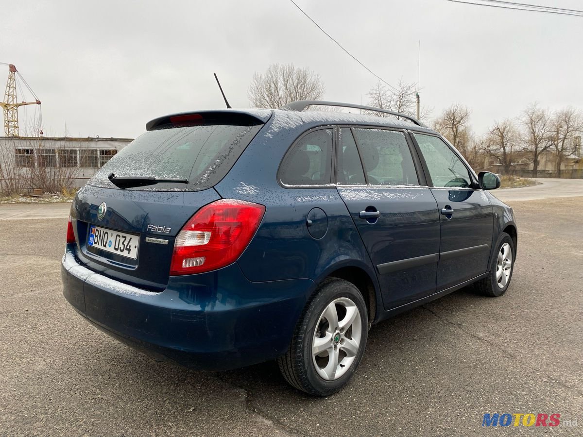 2012' Skoda Fabia photo #4