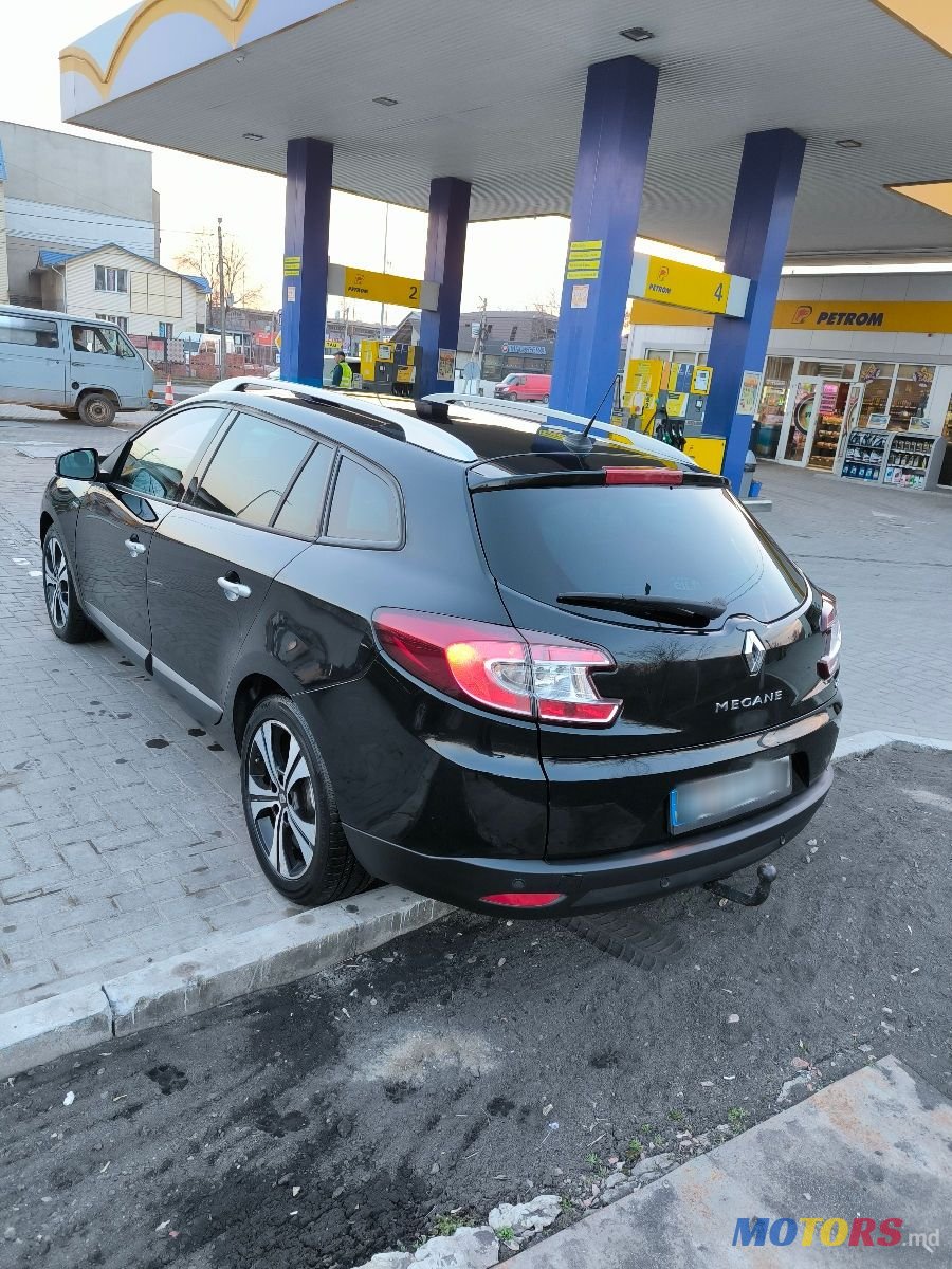 2011' Renault Megane photo #4