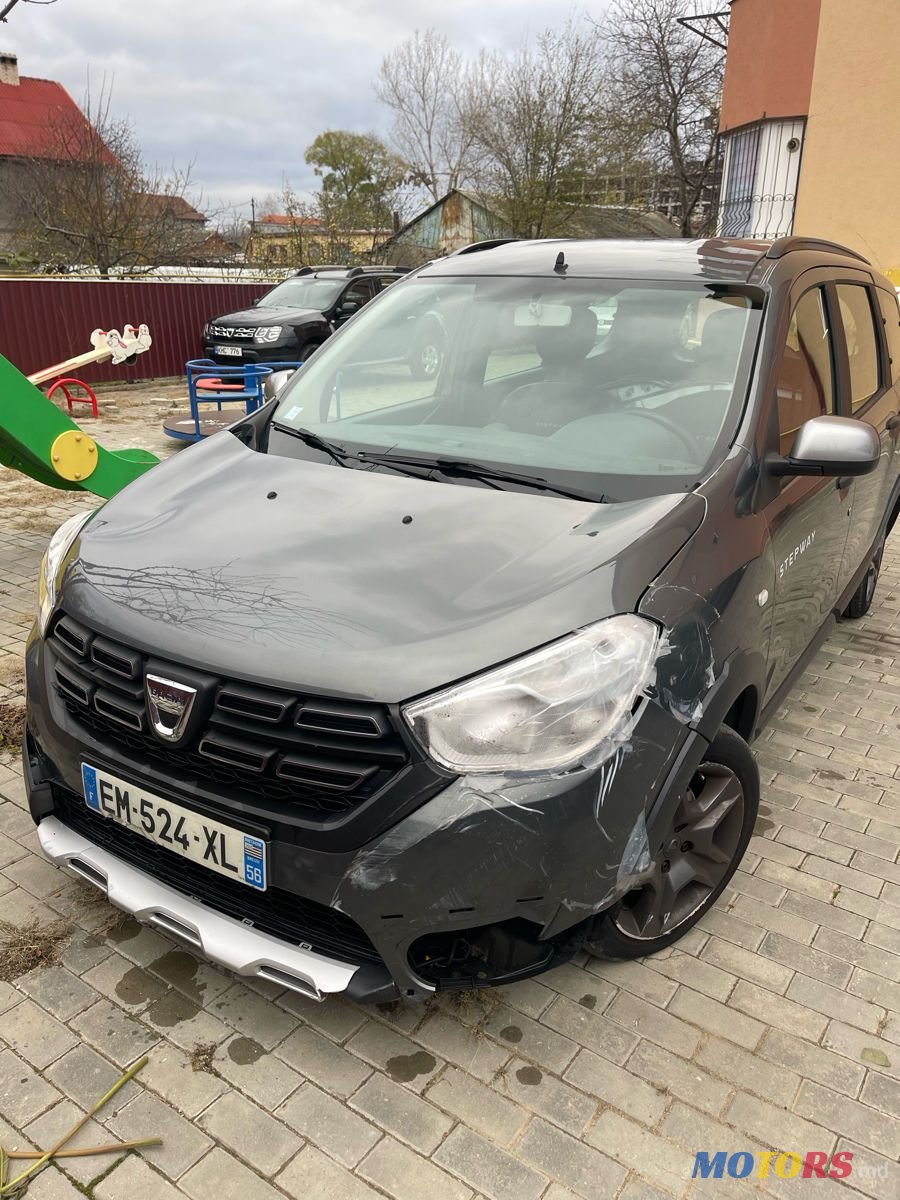 2017' Dacia Lodgy photo #2