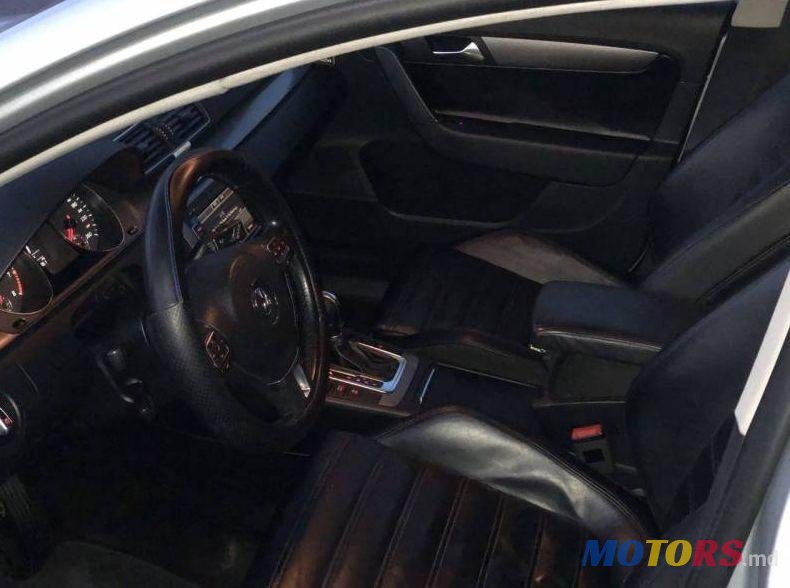 2012' Volkswagen Passat photo #3