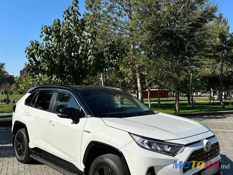 2020' Toyota RAV4 photo #5