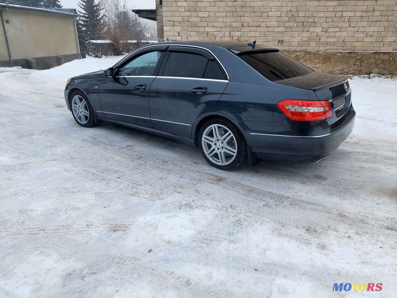 2009' Mercedes-Benz E-Class photo #6