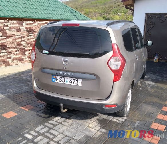 2014' Dacia Lodgy photo #4