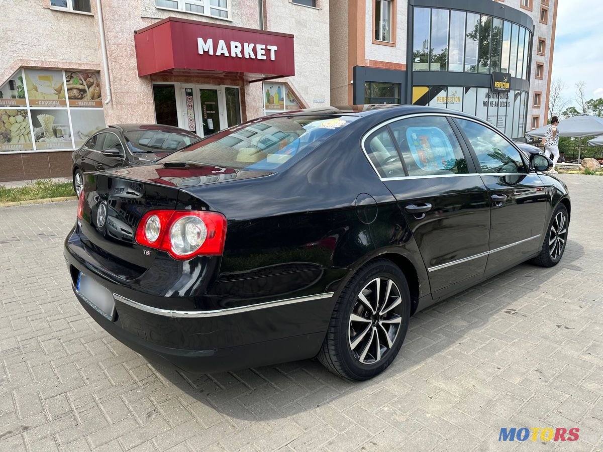 2008' Volkswagen Passat photo #3