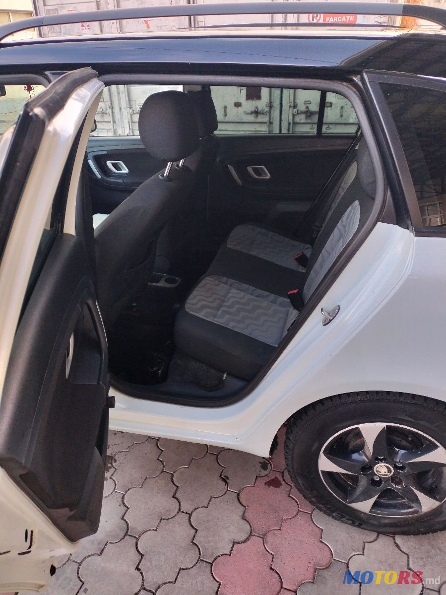 2008' Skoda Fabia photo #5