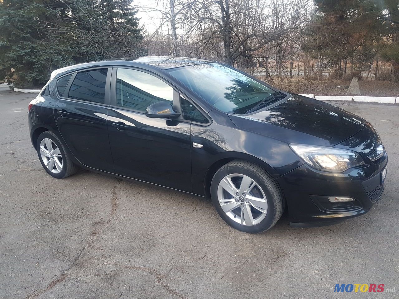 2013' Opel Astra photo #2