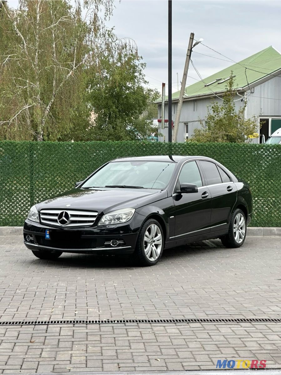 2011' Mercedes-Benz C-Class photo #1