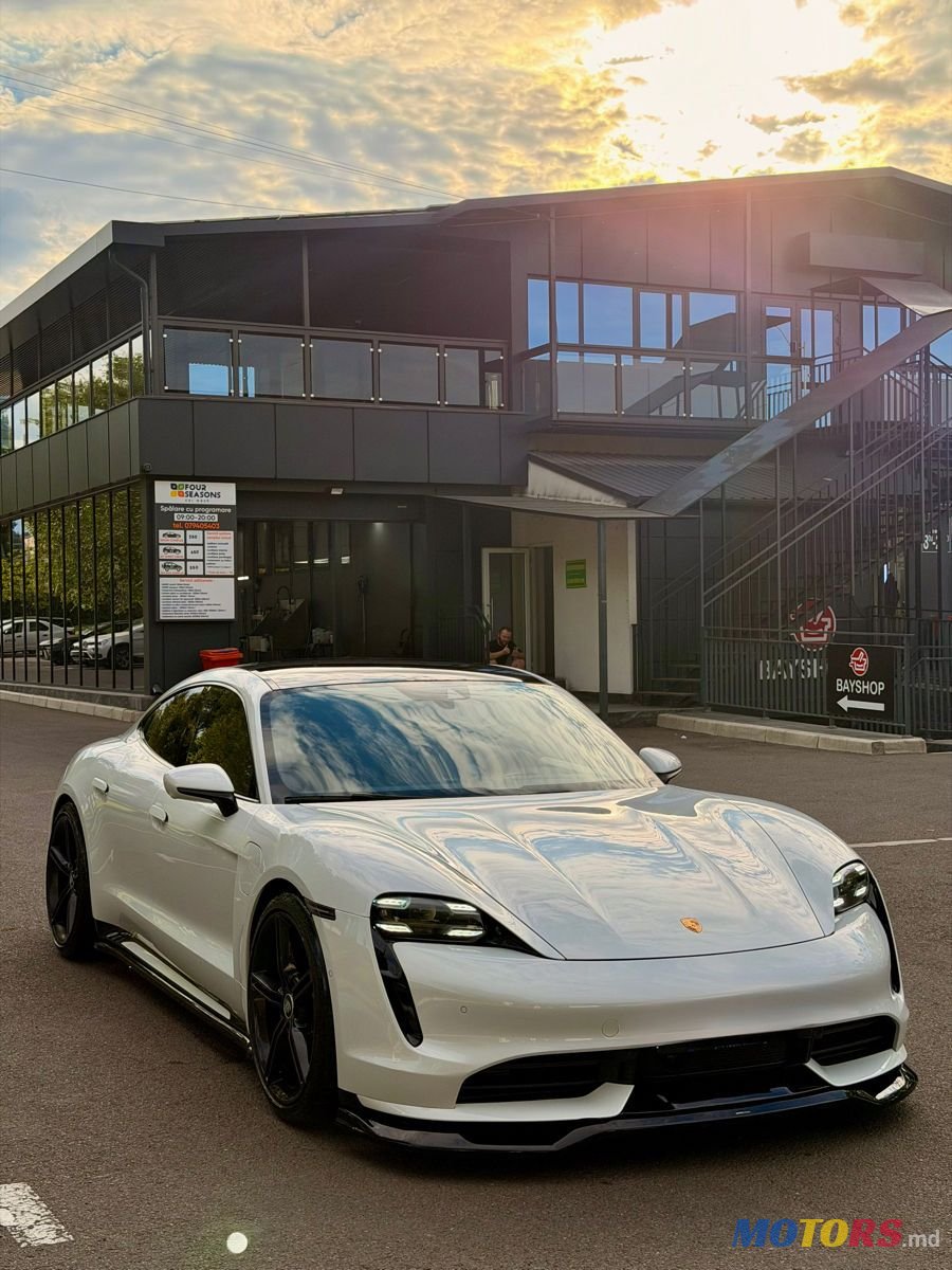 2020' Porsche Taycan photo #5