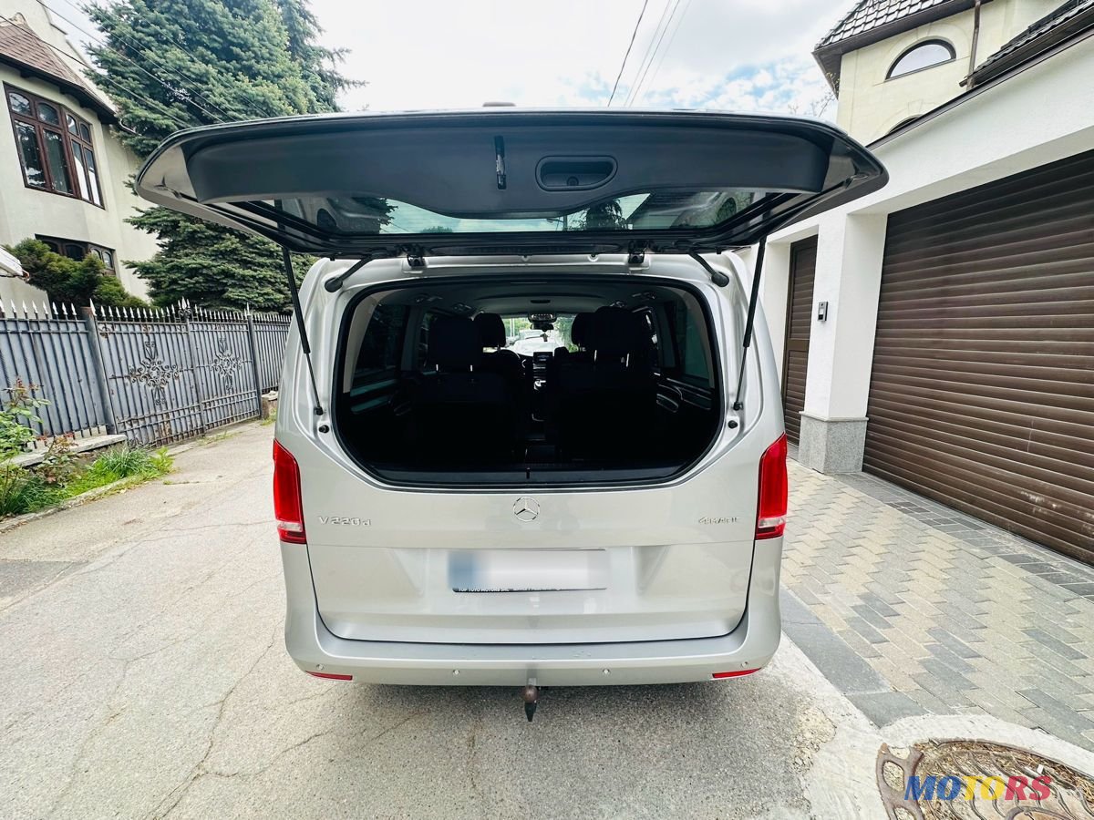 2019' Mercedes-Benz V-Class photo #4