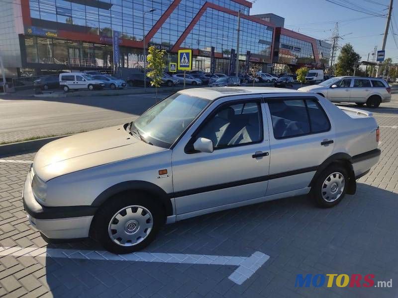 1992' Volkswagen Vento photo #4