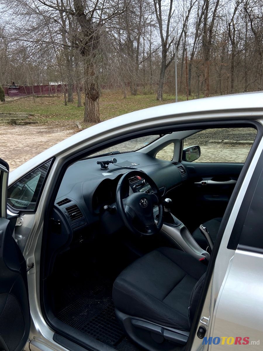 2008' Toyota Auris photo #6