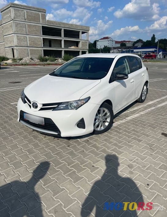 2014' Toyota Auris photo #1