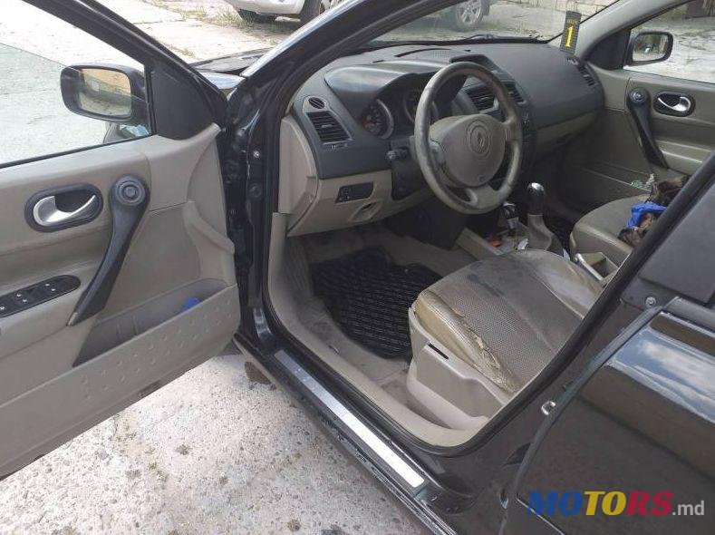 2004' Renault Megane photo #2