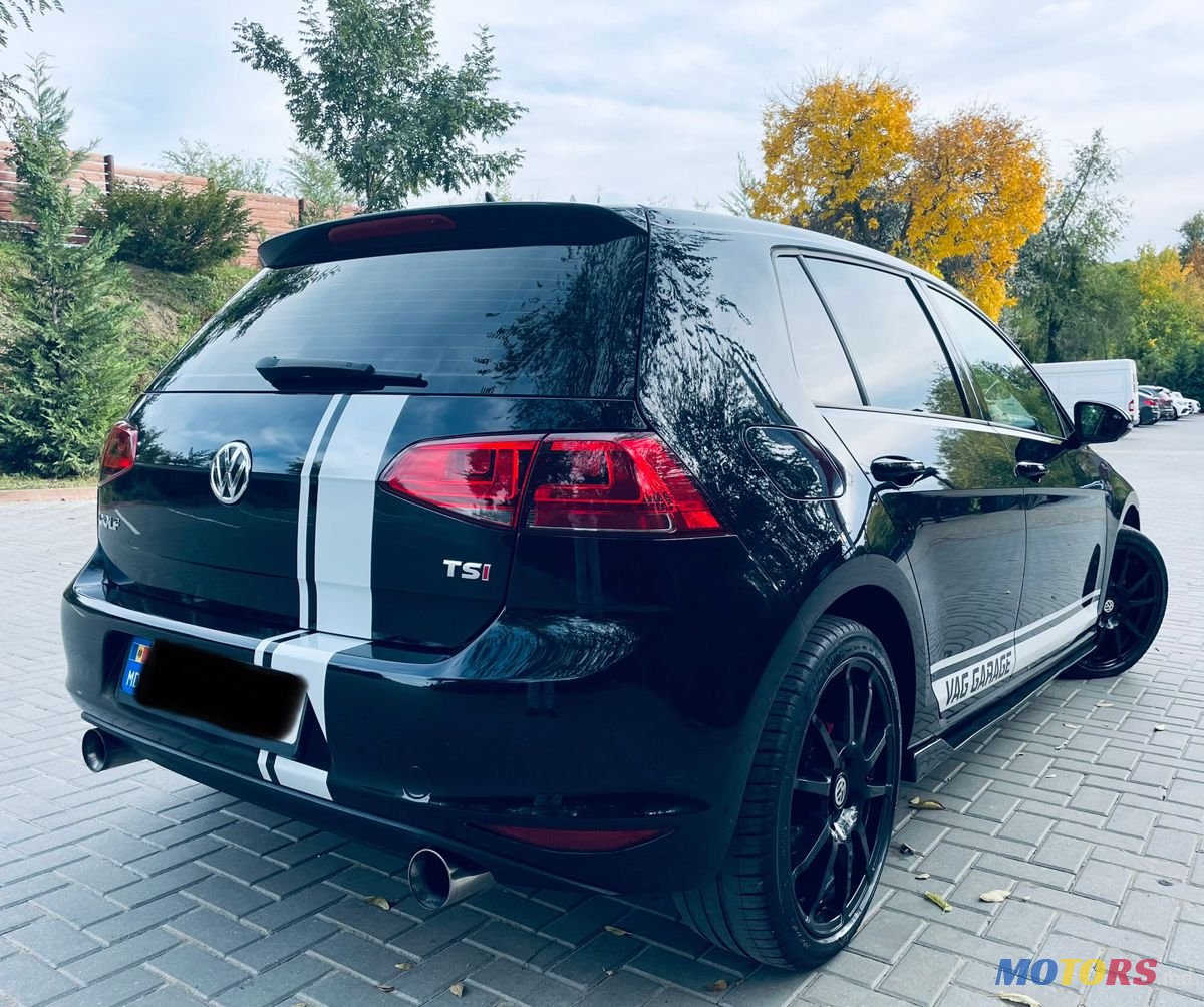 2016' Volkswagen Golf photo #4