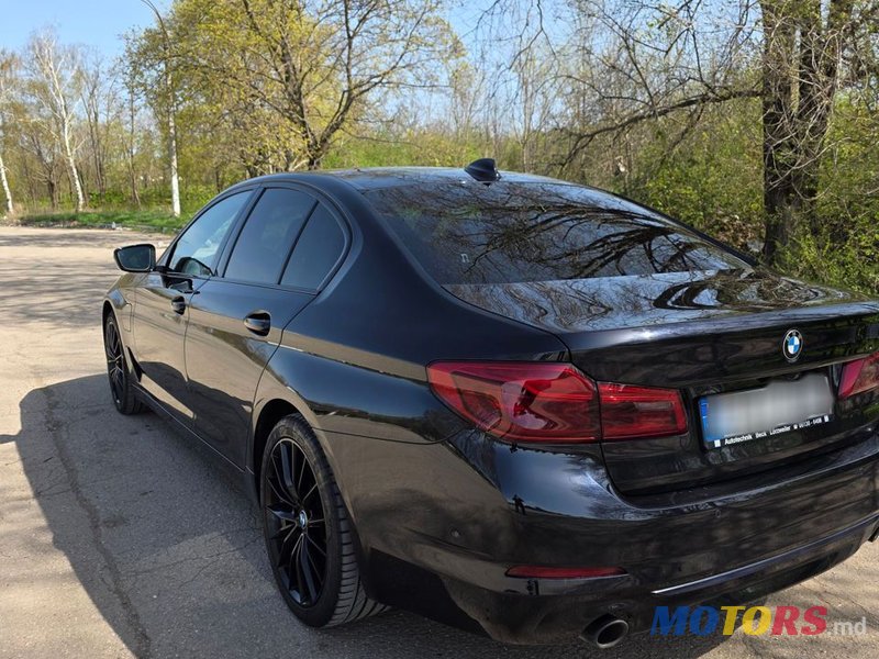2020' BMW 5 Series photo #3