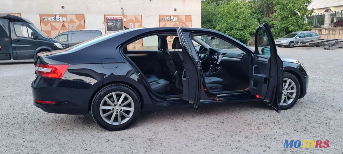 2018' Skoda Superb photo #4