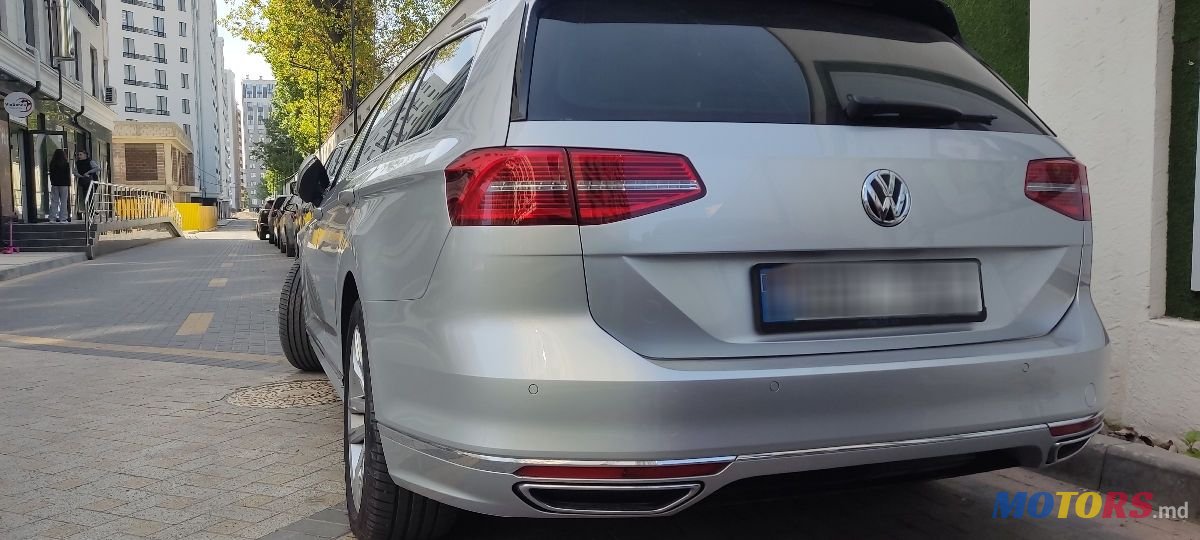 2018' Volkswagen Passat photo #3