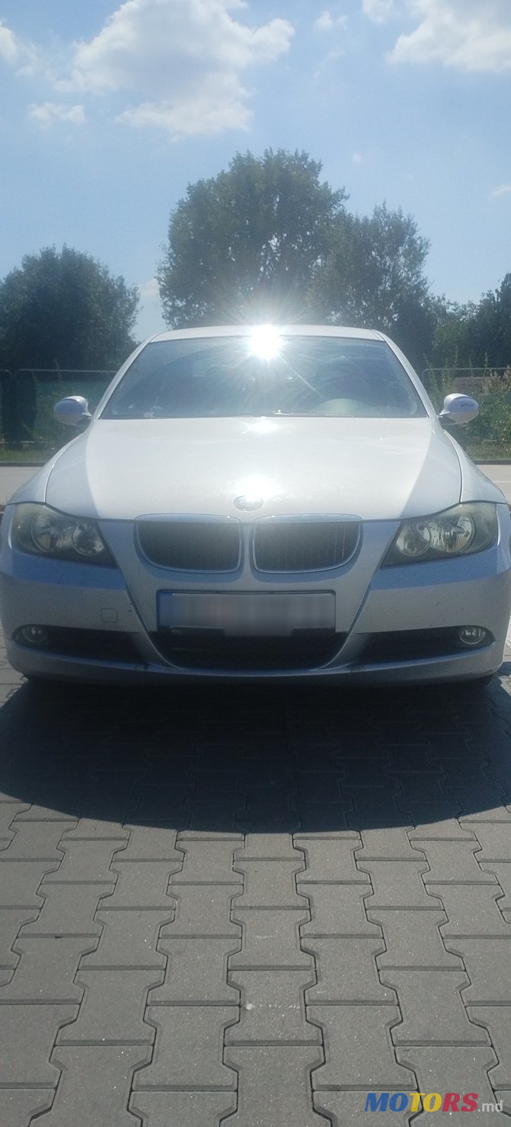 2008' BMW 3 Series 318 photo #2