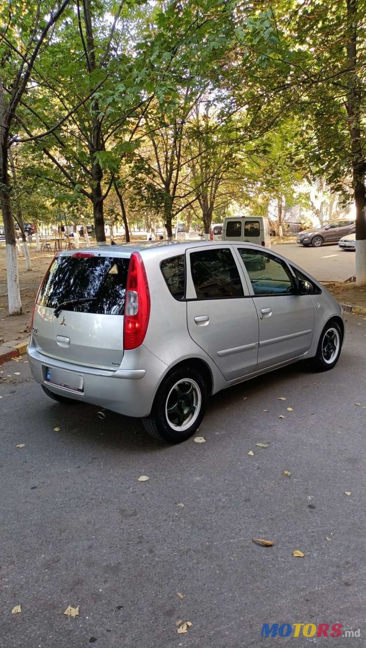 2006' Mitsubishi Colt photo #5
