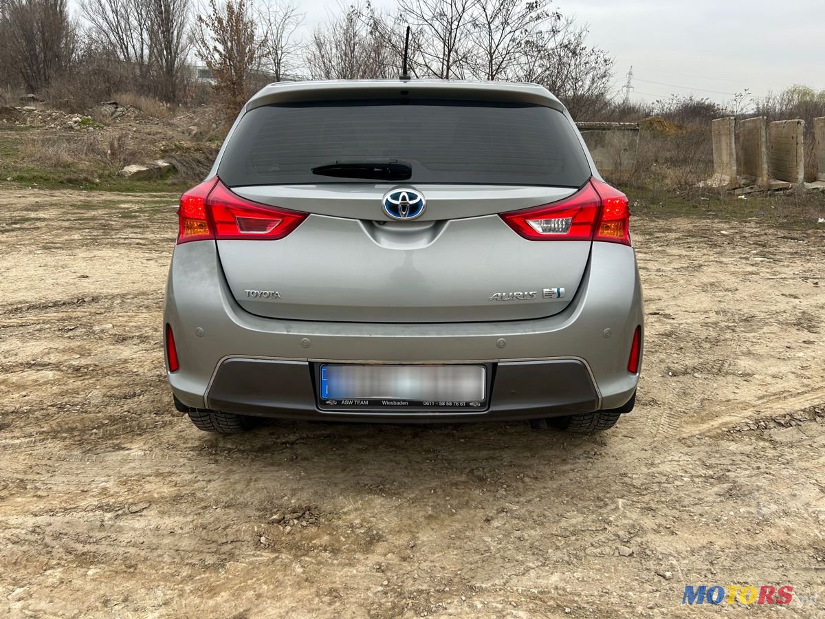 2013' Toyota Auris photo #4