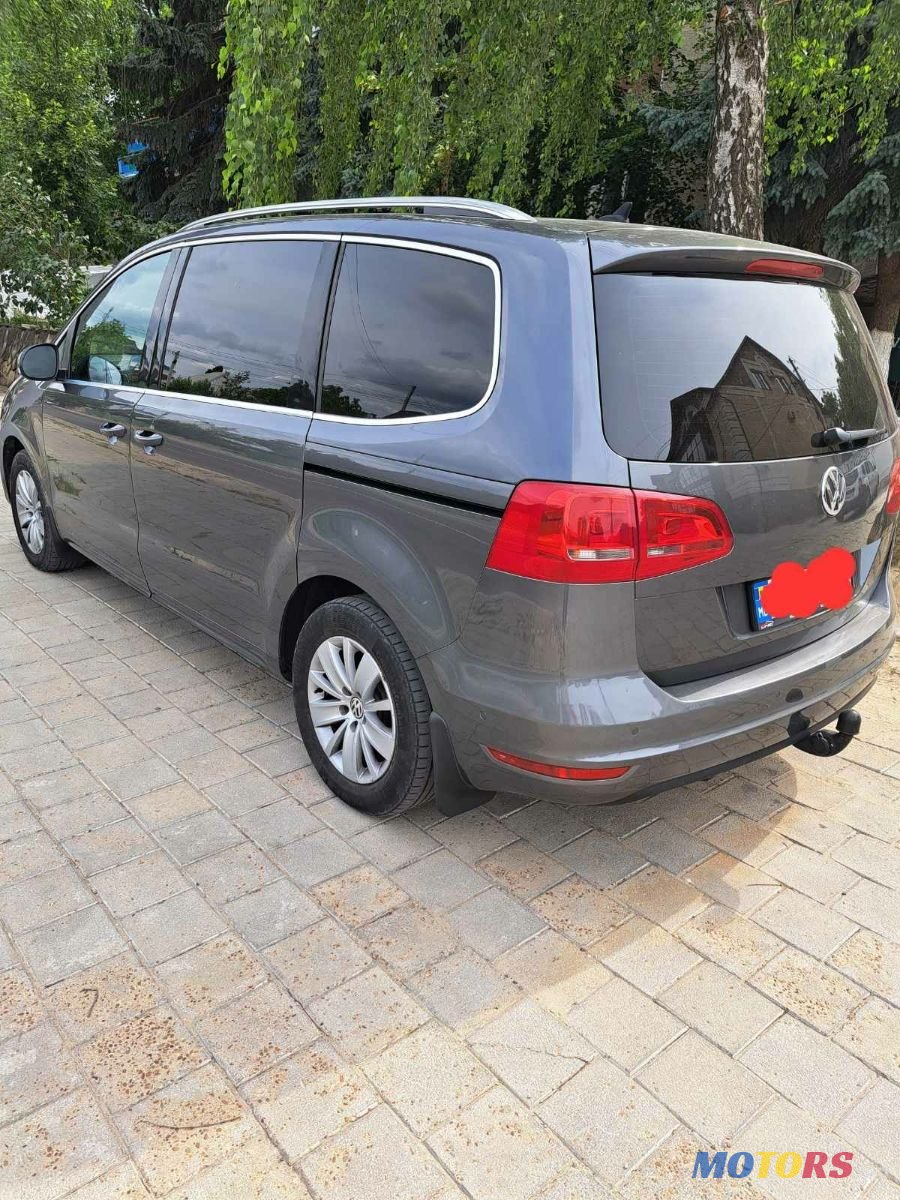 2013' Volkswagen Sharan photo #5