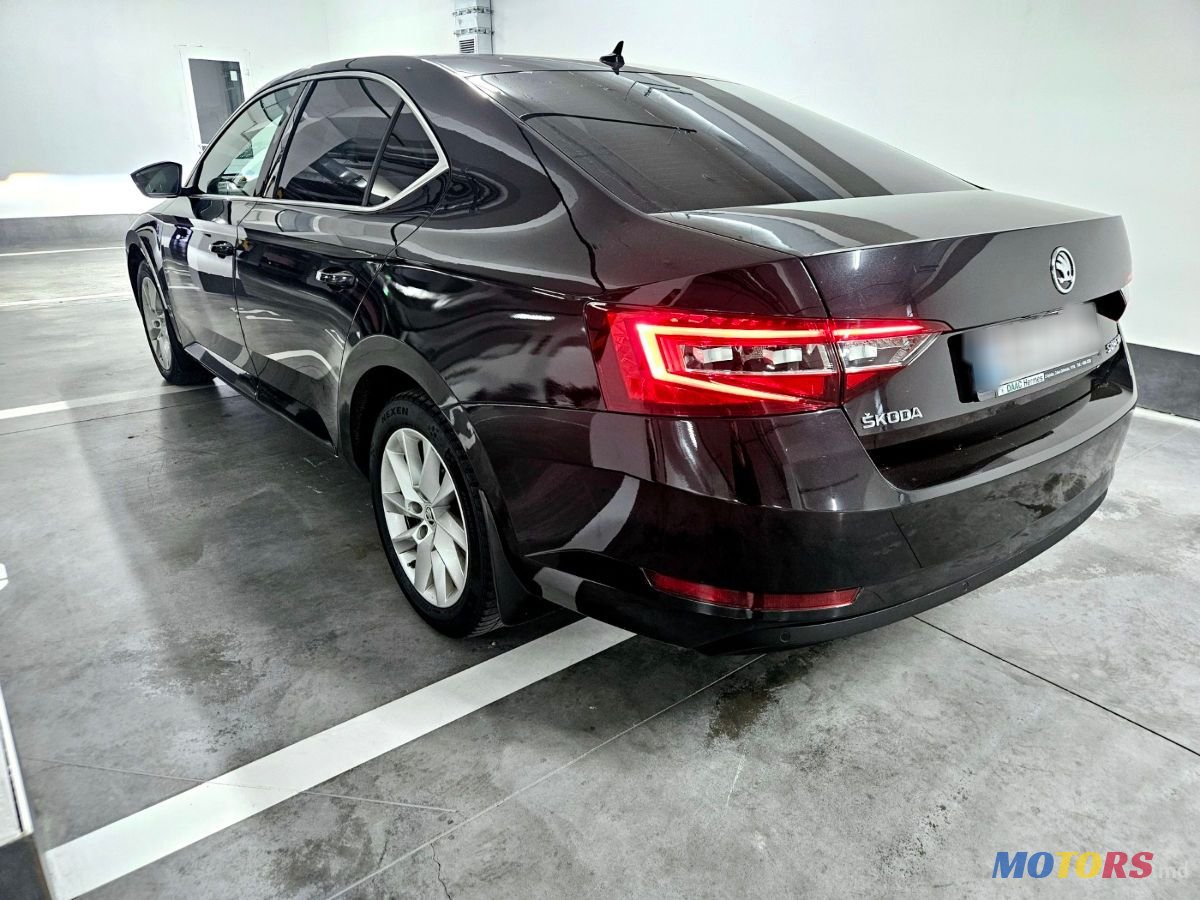 2016' Skoda Superb photo #5
