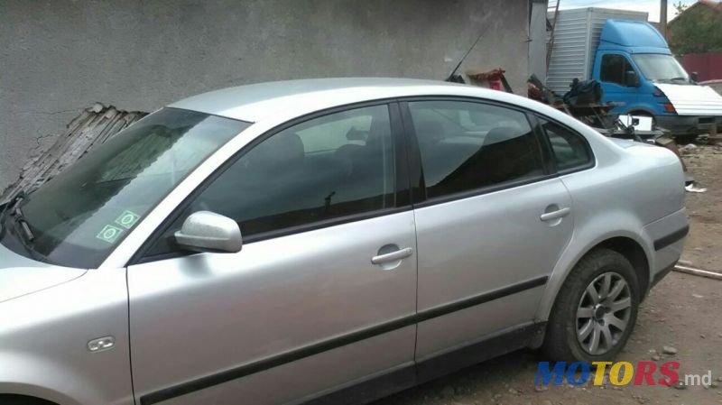 2006' Volkswagen Passat photo #2