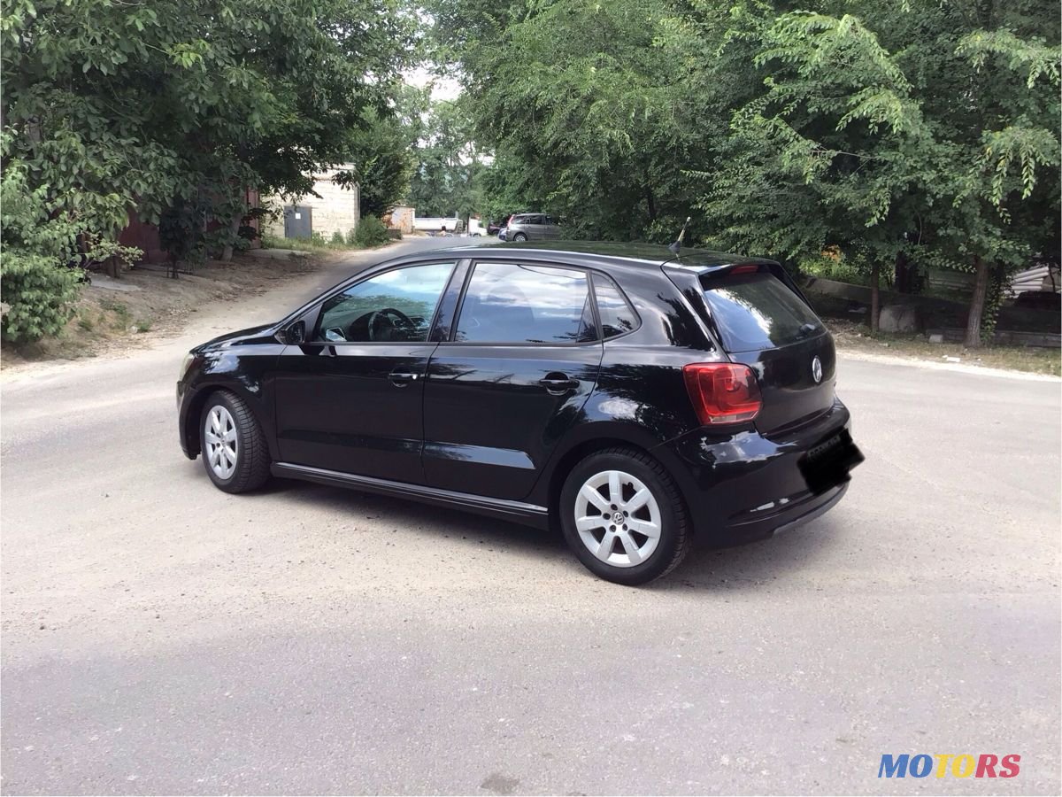 2011' Volkswagen Polo photo #4