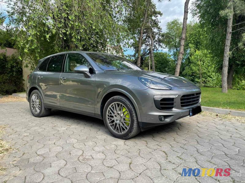 2017' Porsche Cayenne photo #1