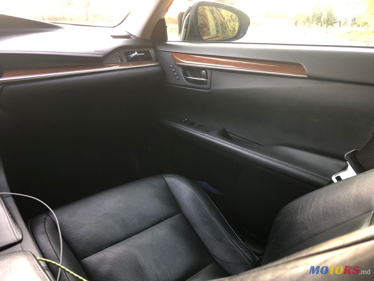 2013' Lexus Es Series photo #5