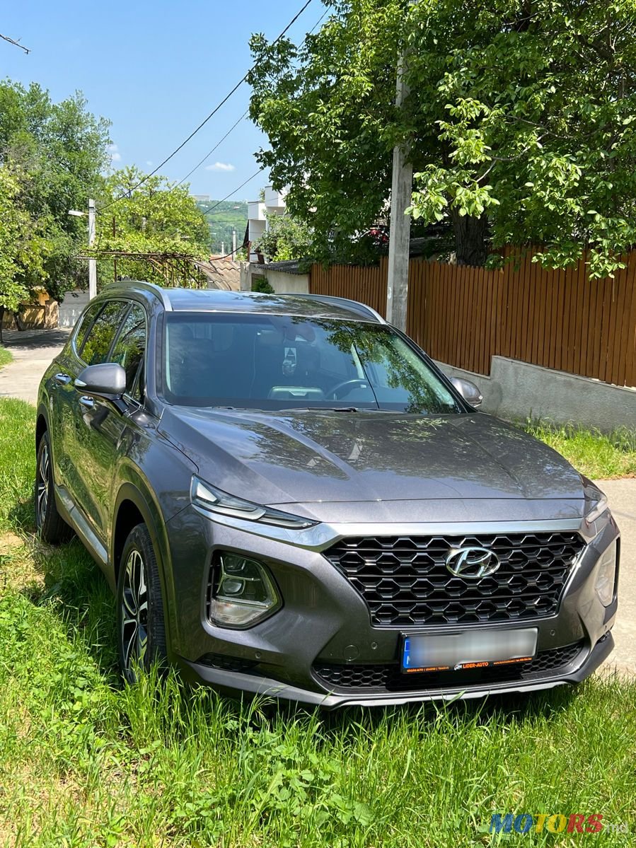 2018' Hyundai Santa Fe photo #2
