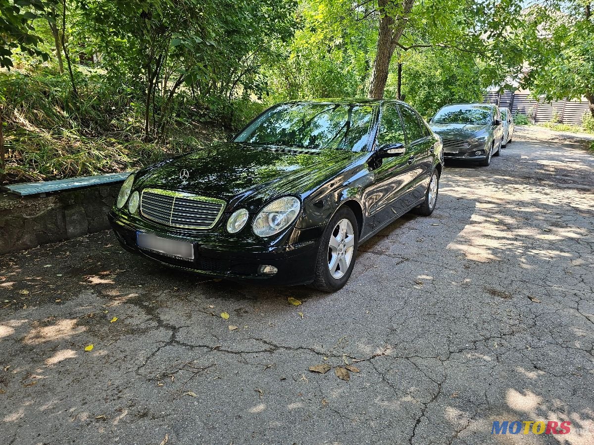 2005' Mercedes-Benz E-Class photo #2
