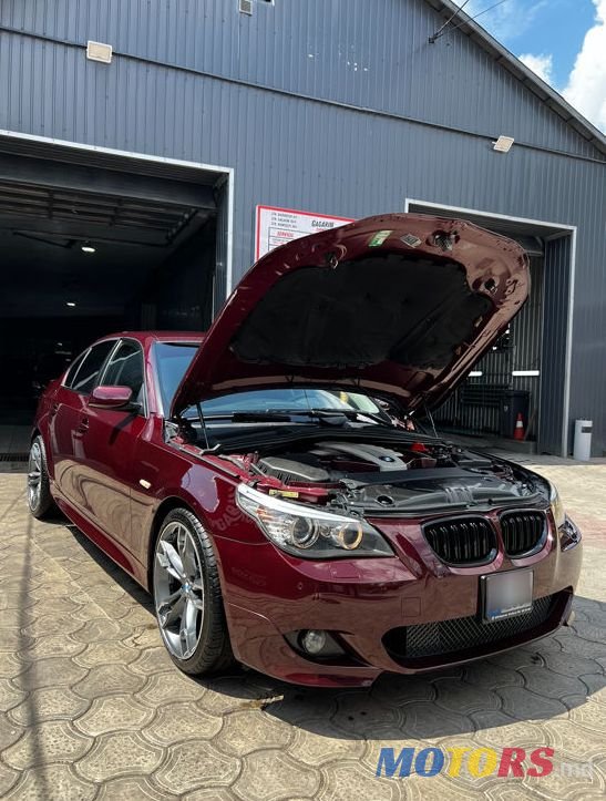 2009' BMW 5 Series photo #1