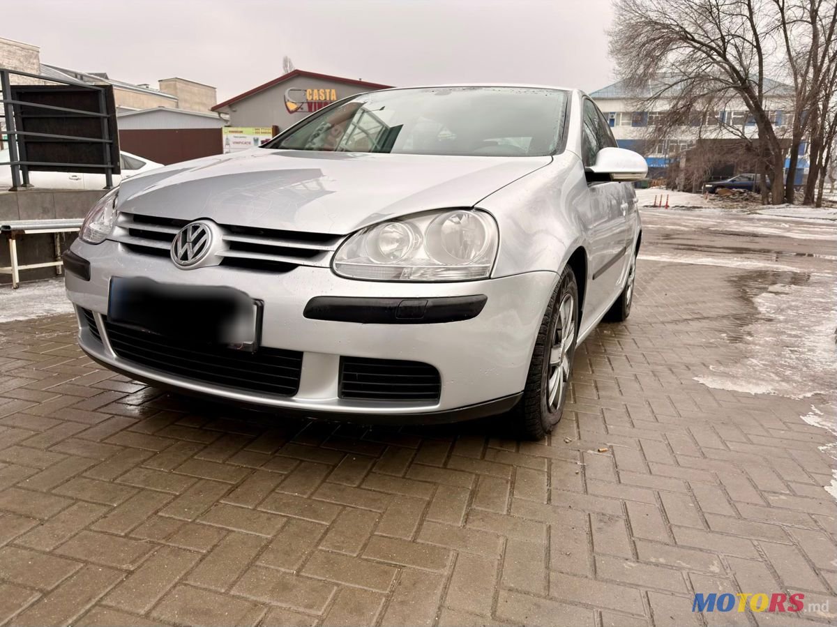 2005' Volkswagen Golf photo #2