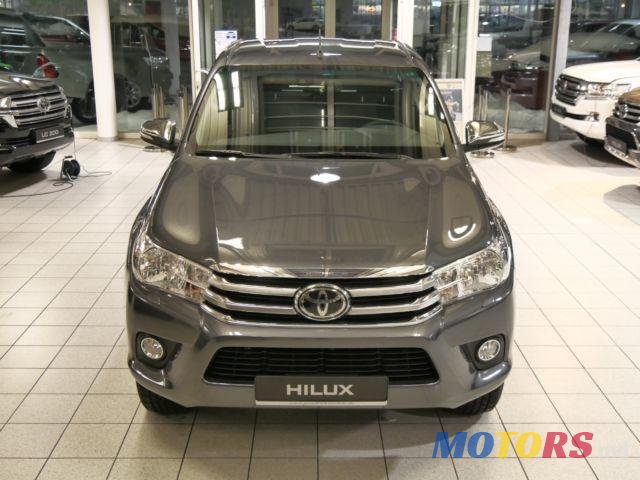 2018' Toyota Hilux UCES MOTORS photo #2