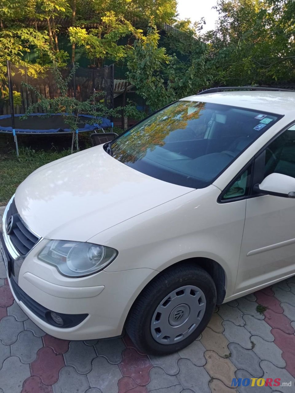 2007' Volkswagen Touran photo #3