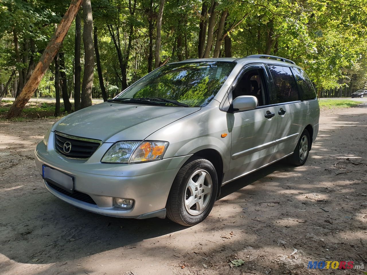 2000' Mazda MPV photo #2