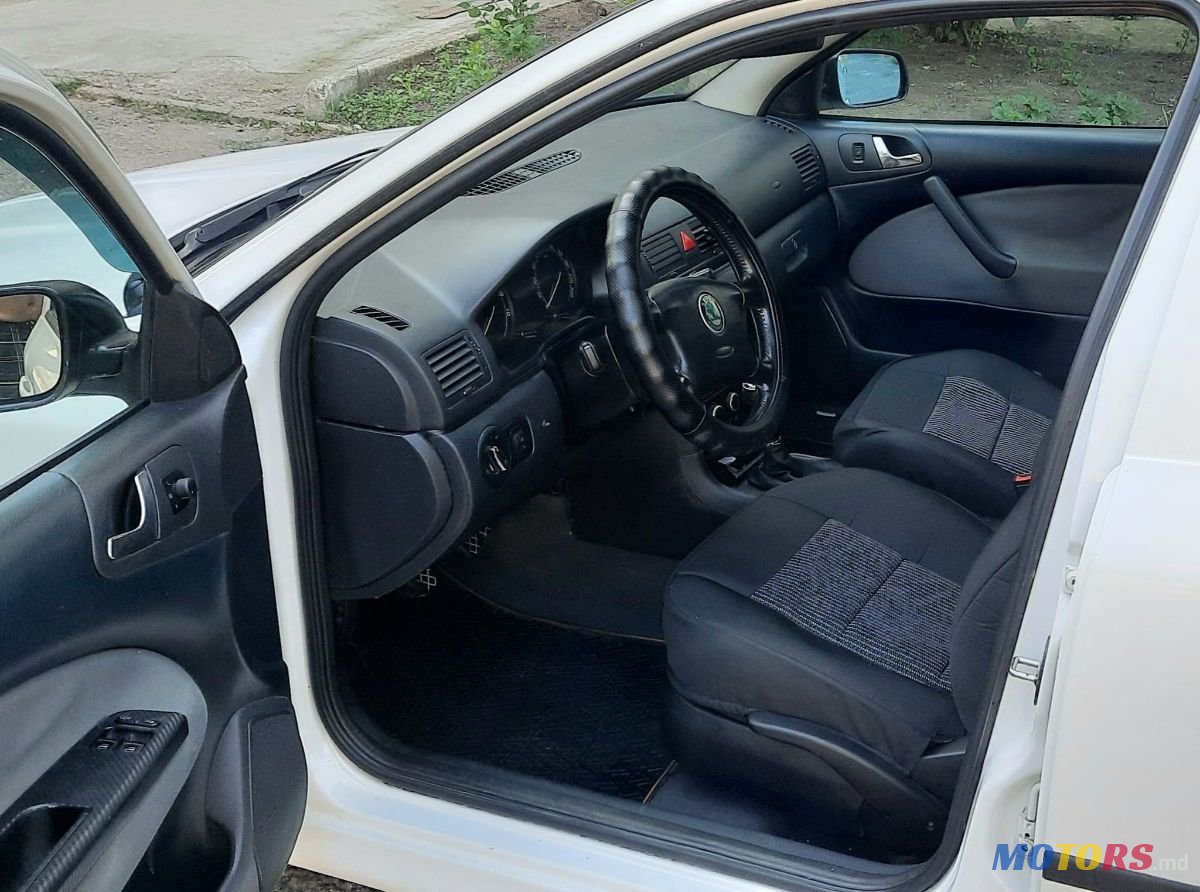 2007' Skoda Octavia photo #6