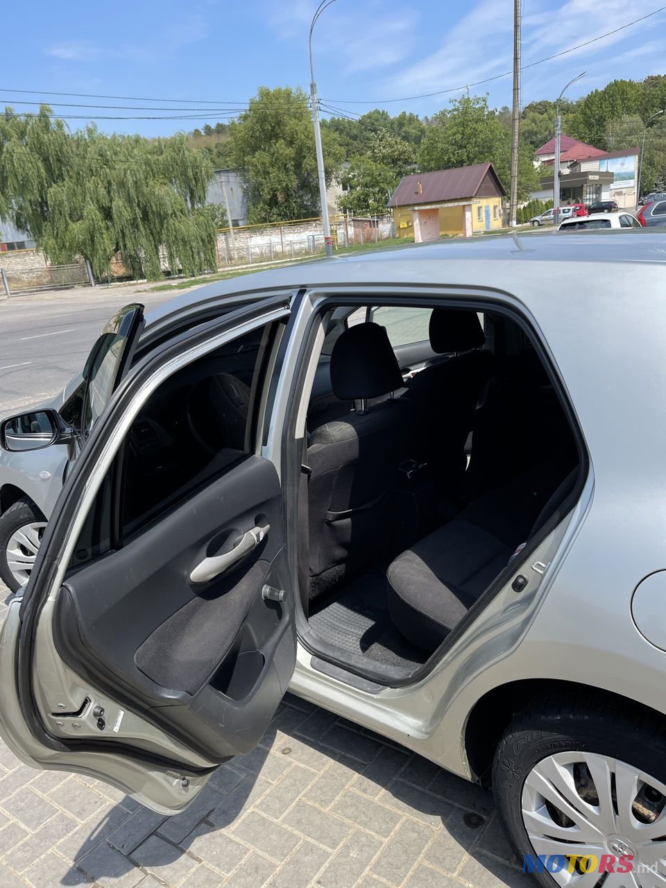 2007' Toyota Auris photo #4