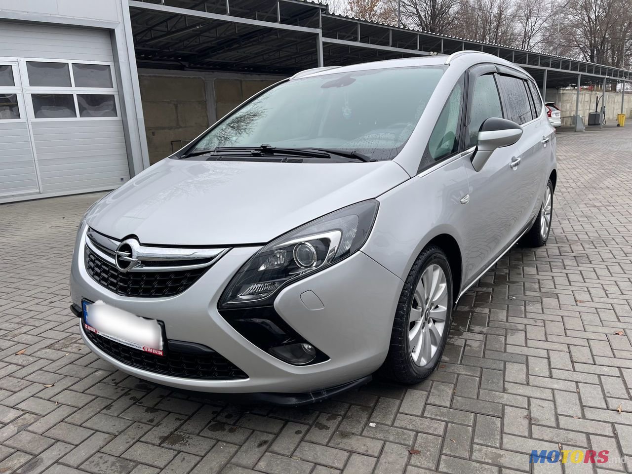 2012' Opel Zafira photo #2