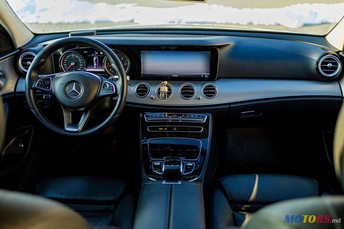 2016' Mercedes-Benz E-Class photo #2