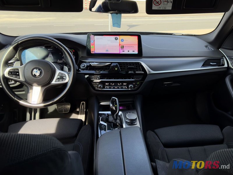 2020' BMW 5 Series photo #6