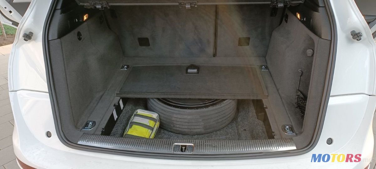 2011' Audi Q5 photo #5