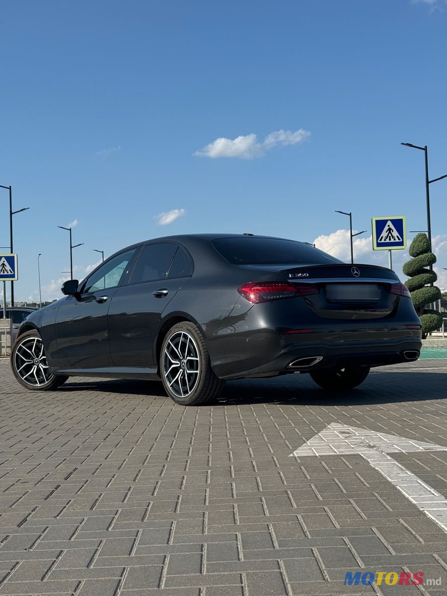 2021' Mercedes-Benz E-Class photo #2